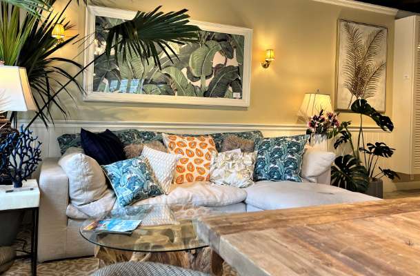 RENOVATION & SHOWROOM